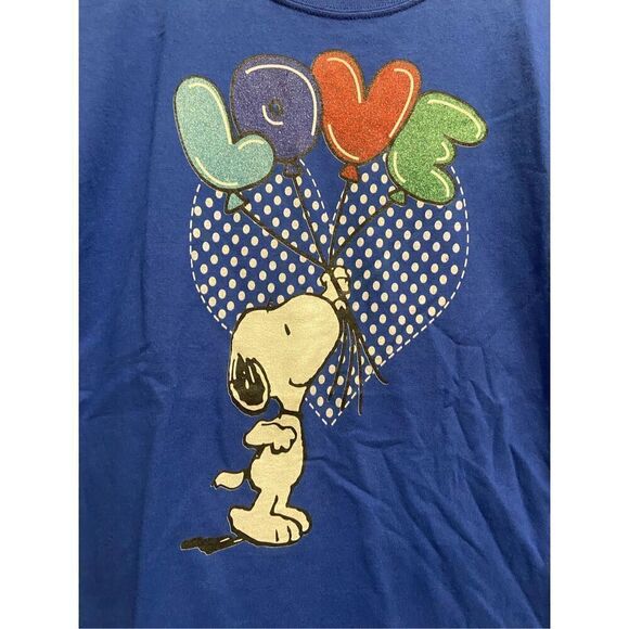 Snoopy Love size Medium - Picture 2 of 2